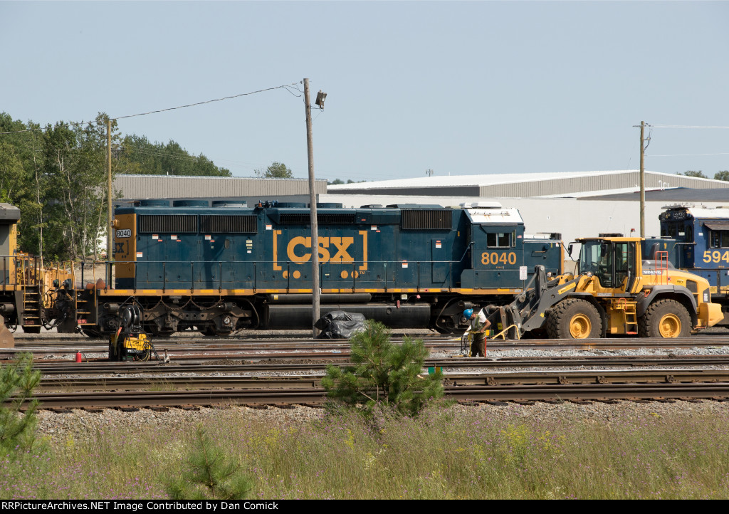 CSXT 8040